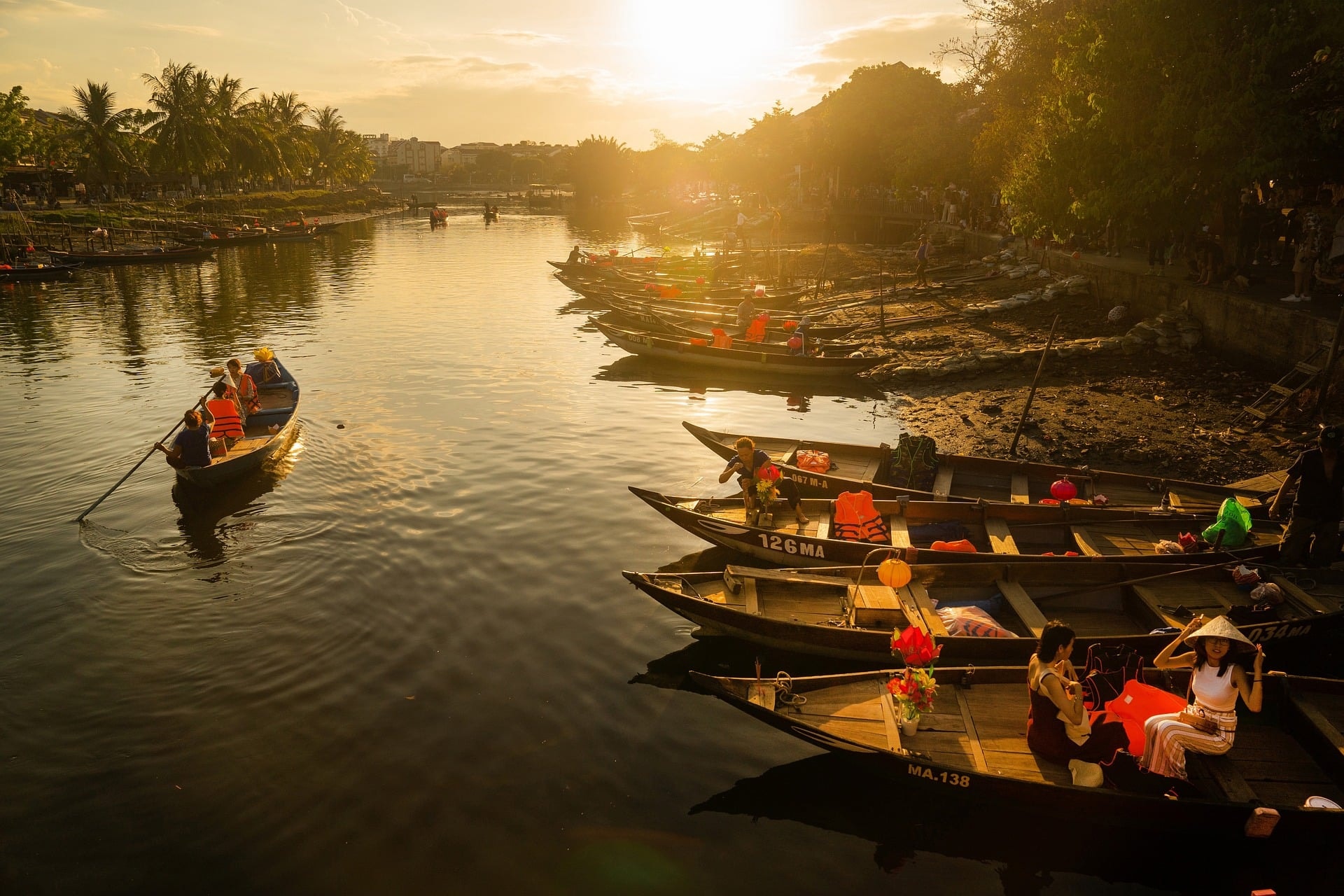 The river at four in the afternoon