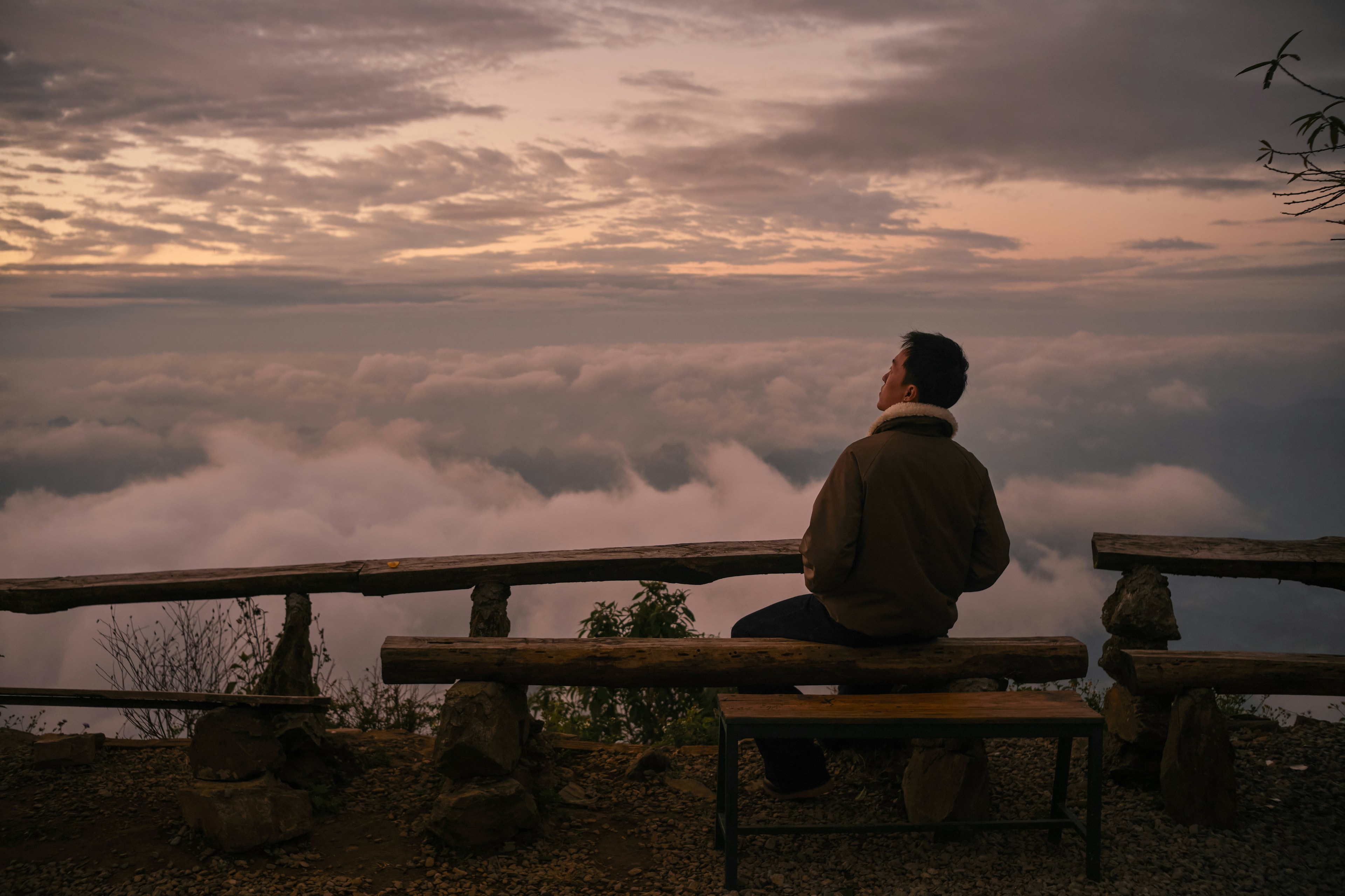Above the clouds, before dusk