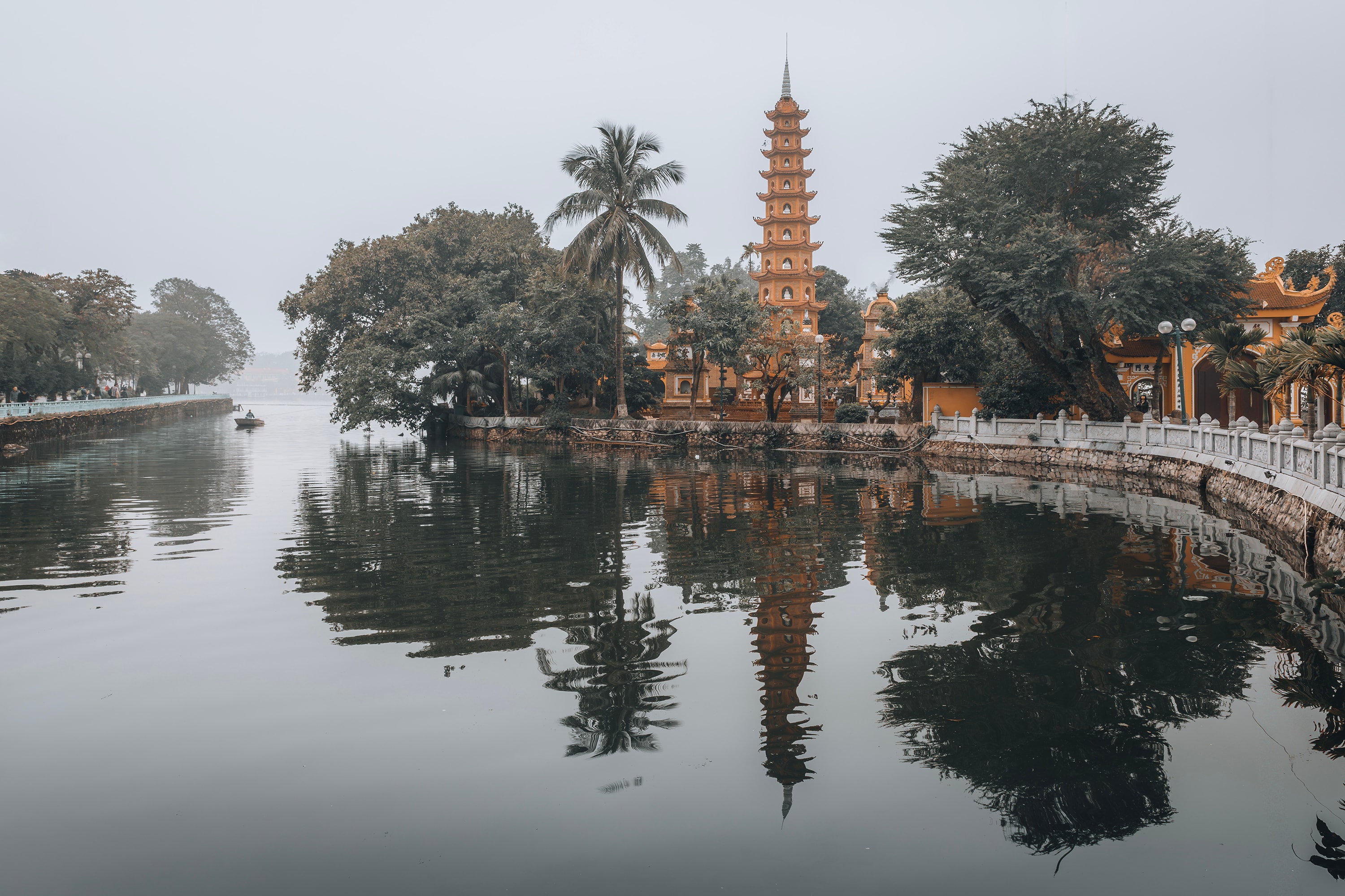 Trấn Quốc, at the water's edge